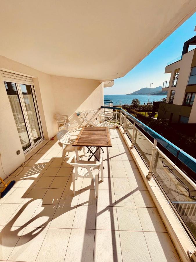 Spacieux Deux pièces en front de mer pour 4 personnes Saint-Raphaël Extérieur photo